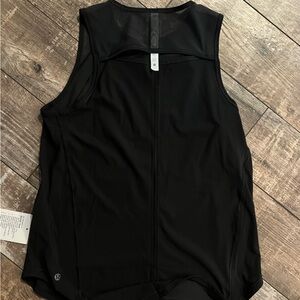 BNWT Sculpt tank size 8